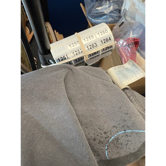 So They Say Shirt Men Small Gray Owl Animal Print Rock Band Music Streetwear Y2K - Picture 6 of 6